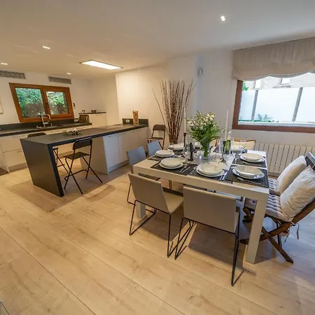 Residencial Bella Donna Lux House, Jacuzzi Y Piscina Privada Сasa de vacaciones Lloret de Mar