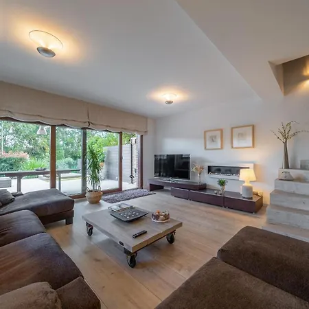 Vakantiehuis Residencial Bella Donna Lux House, Jacuzzi Y Piscina Privada