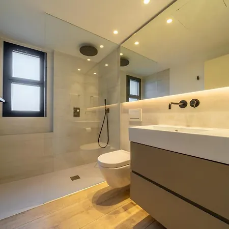 Vakantiehuis Residencial Bella Donna Lux House, Jacuzzi Y Piscina Privada