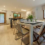 Prázdninový dům Residencial Bella Donna Lux House, Jacuzzi Y Piscina Privada *